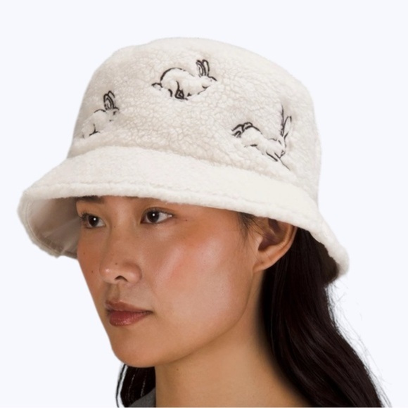 LULULEMON New Year Bucket Hat Reversible Hat Rabbit Bunny Fleece Size‎ M/L - Picture 2 of 16